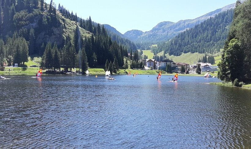 ホテル Firstpeak Zauchensee