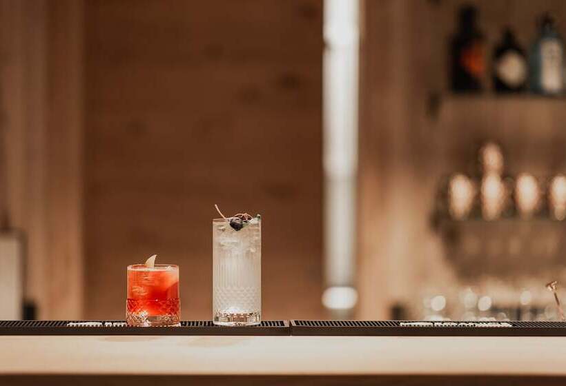 ホテル Firstpeak Zauchensee