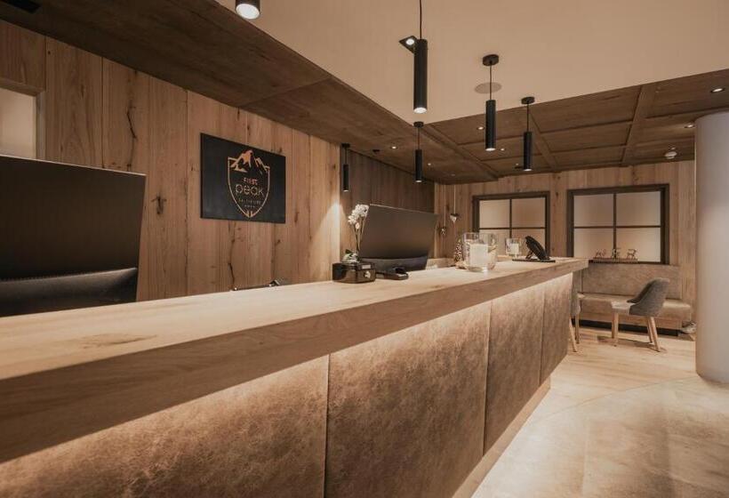 ホテル Firstpeak Zauchensee