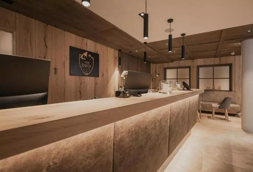 ホテル Firstpeak Zauchensee