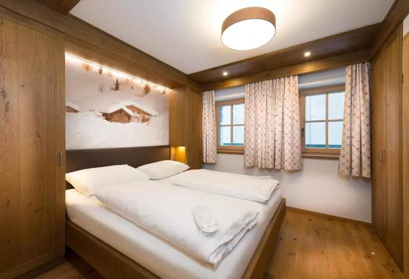 ホテル Firstpeak Zauchensee