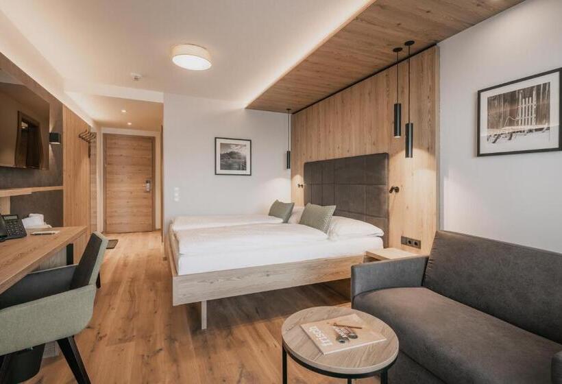 ホテル Firstpeak Zauchensee