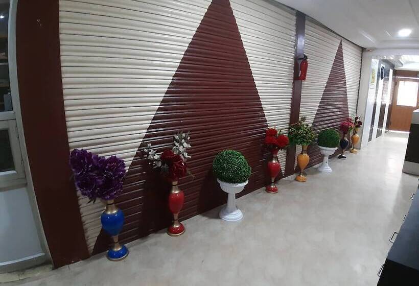 酒店 Goroomgo Shimla Inn Lucknow