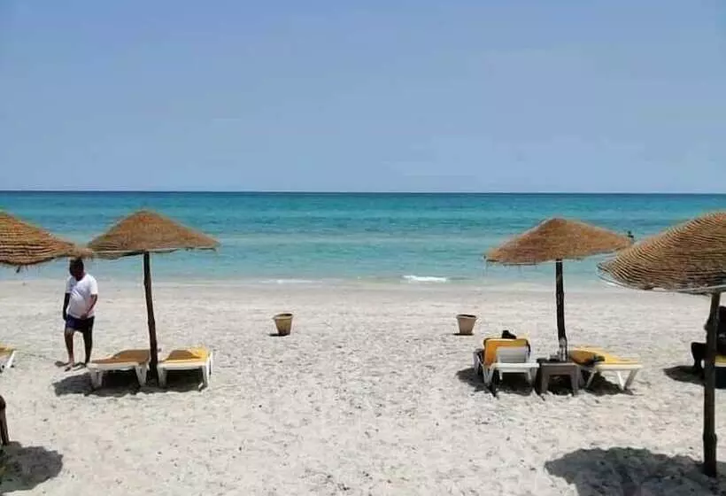 Hotelli Hôtel Résidence El Fatimi