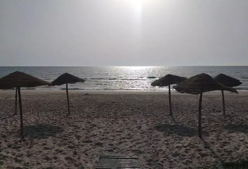 Hotelli Hôtel Résidence El Fatimi