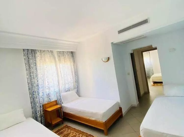 Hotelli Hôtel Résidence El Fatimi