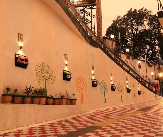 בית מלון כפרי Pride Ashiyana Resort Mussoorie