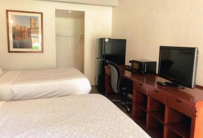 فندق Super 8 By Wyndham San Jose Airport