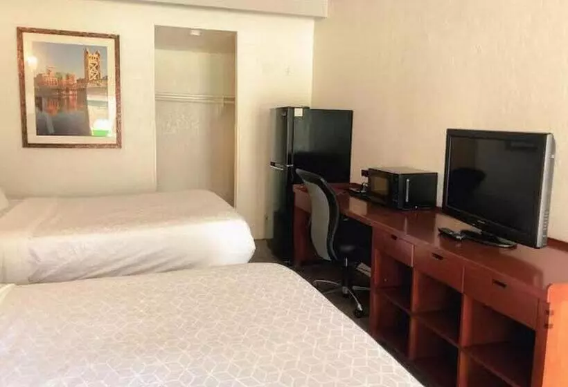Hotelli Super 8 By Wyndham San Jose Airport