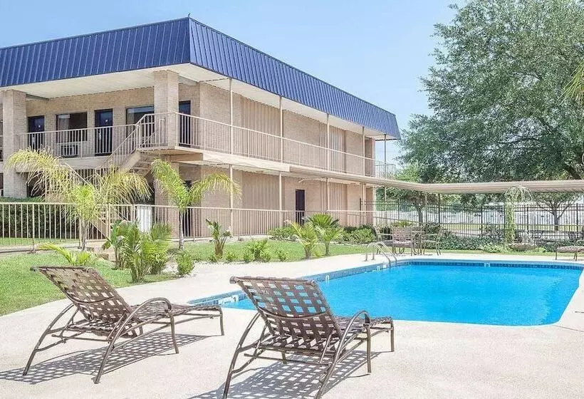 Motelli Courtyard Hotel & Event Center