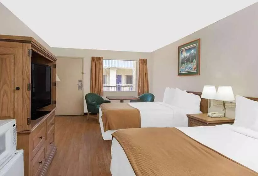 Motelli Courtyard Hotel & Event Center