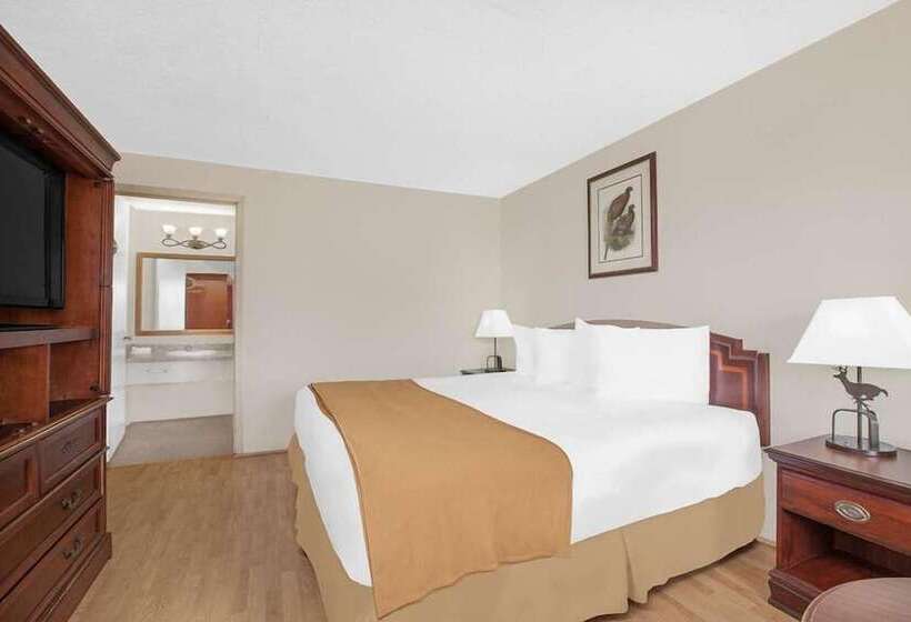 فندق على الطريق Courtyard Hotel & Event Center