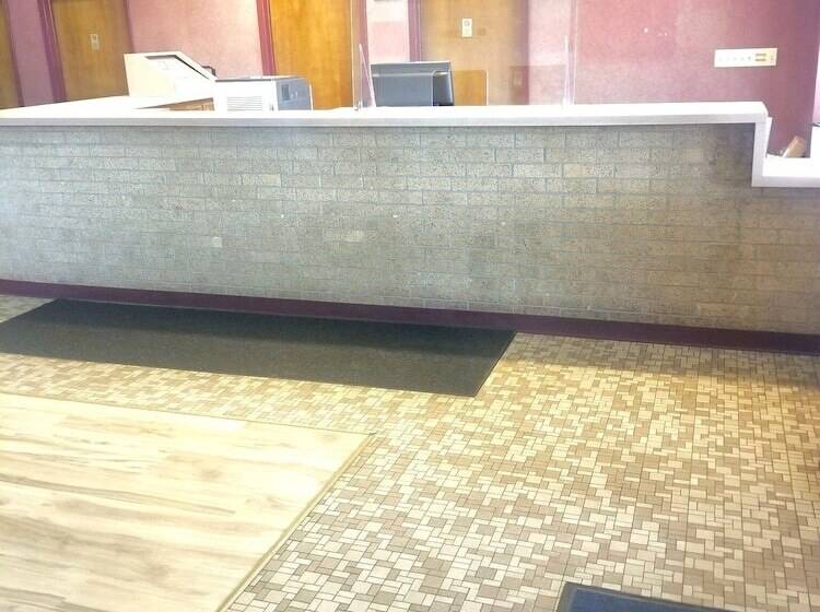 فندق على الطريق Courtyard Hotel & Event Center