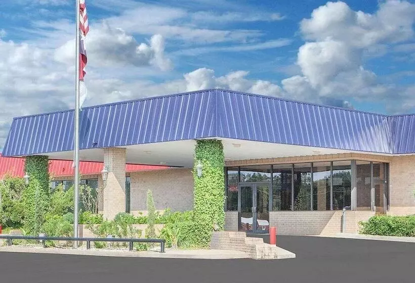 Motelli Courtyard Hotel & Event Center