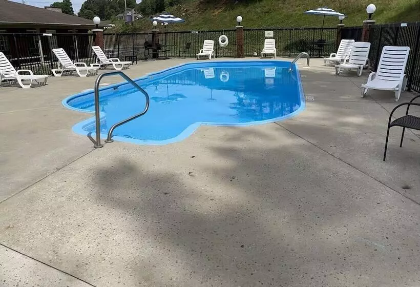 Motelli The Tompkinsville Inn