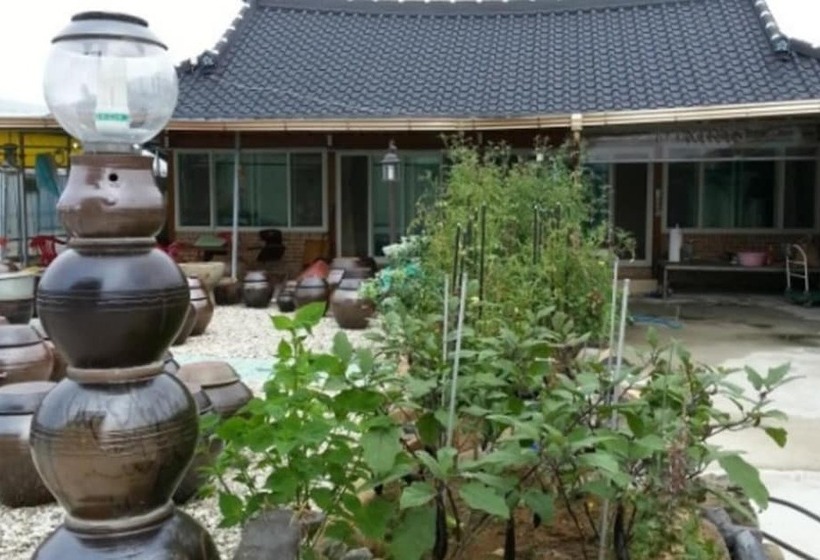 Naju Mejuggookpineun Naju Pension