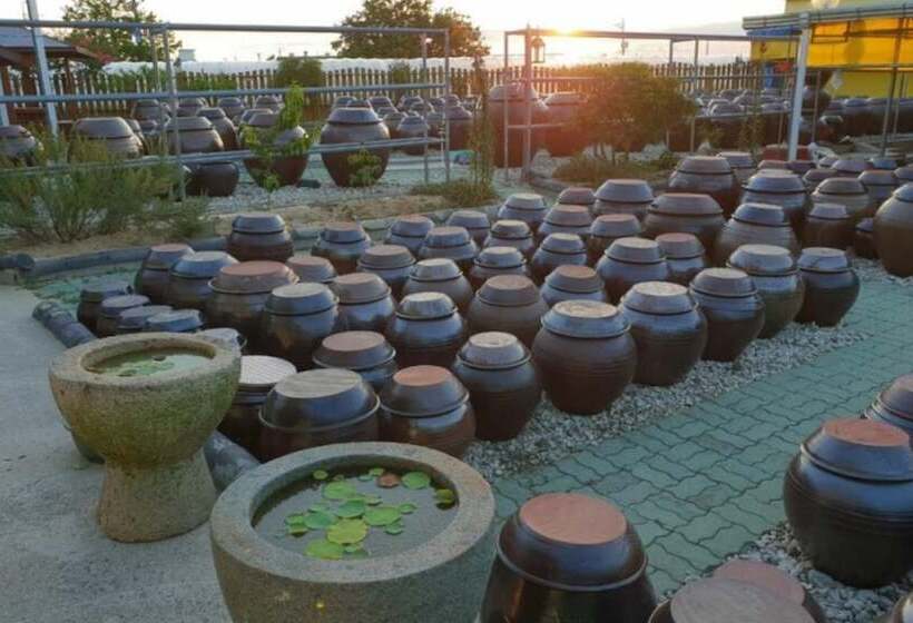 Naju Mejuggookpineun Naju Pension