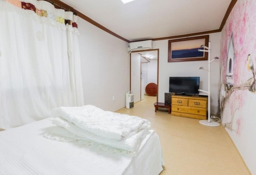 Naju Mejuggookpineun Naju Pension