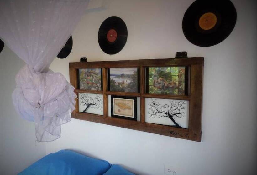 پانسیون La Familia Guesthouse