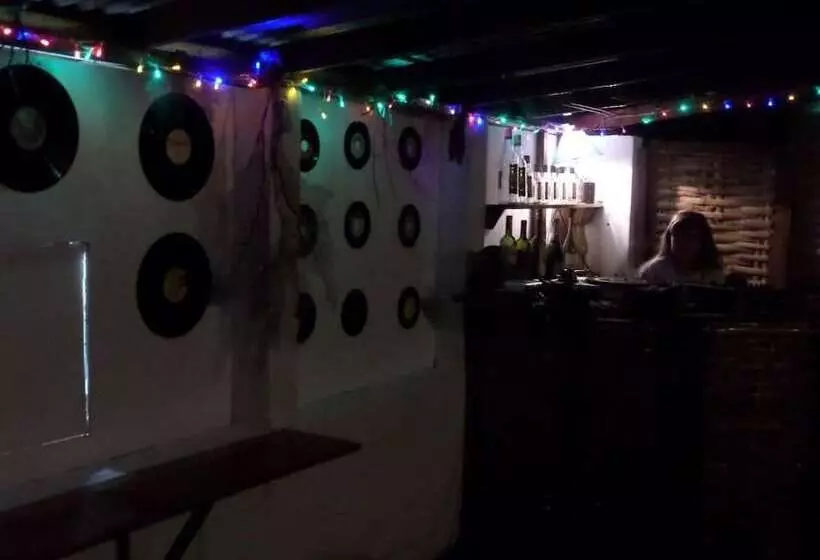 پانسیون La Familia Guesthouse