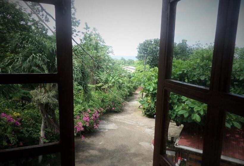 پانسیون La Familia Guesthouse