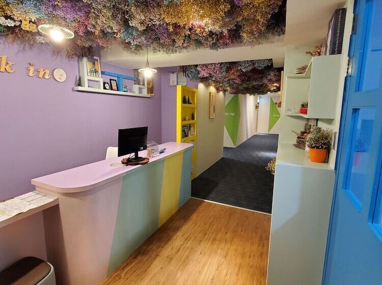 پانسیون Stay A Moment Inn