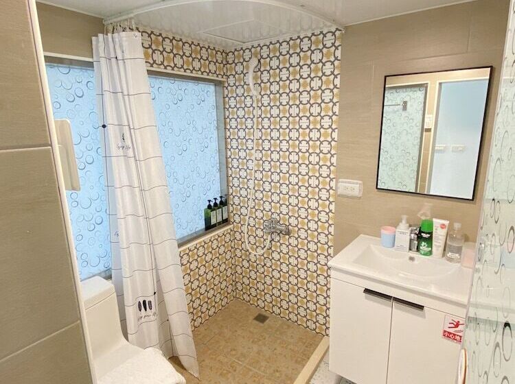 پانسیون Stay A Moment Inn