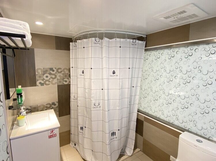 پانسیون Stay A Moment Inn