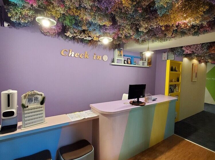 پانسیون Stay A Moment Inn