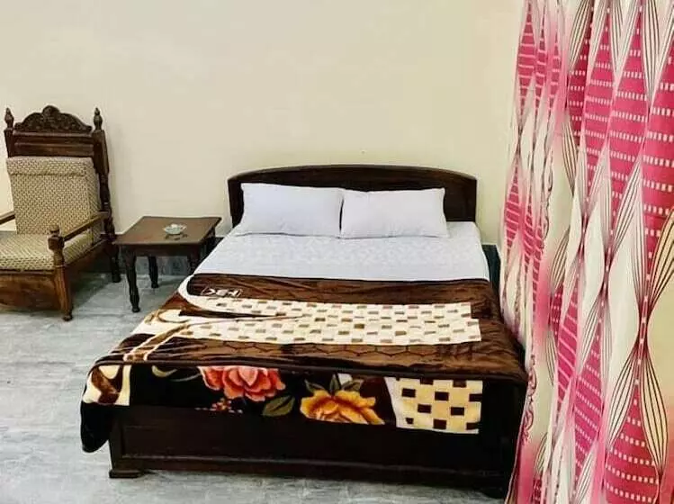 پانسیون The Riverine Inn