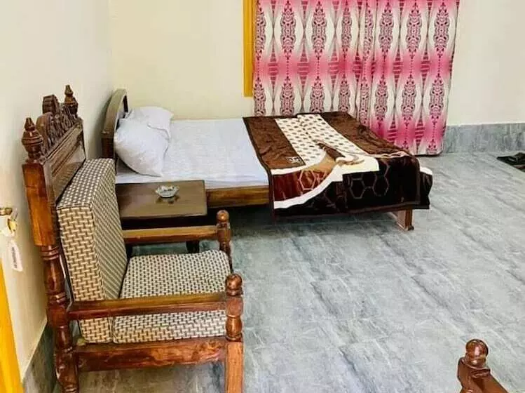 پانسیون The Riverine Inn