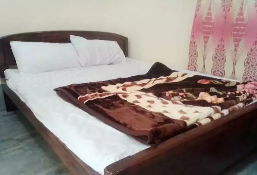 پانسیون The Riverine Inn