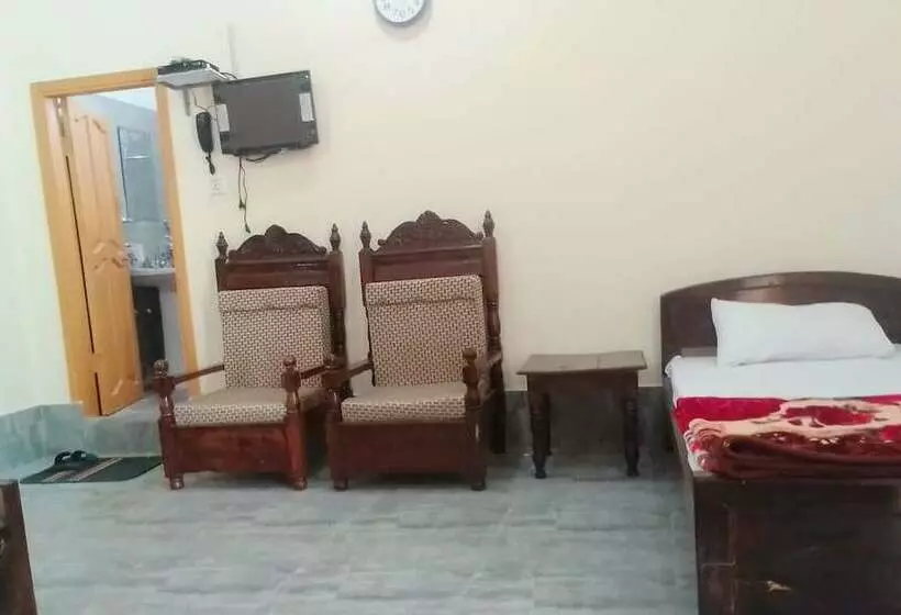 پانسیون The Riverine Inn