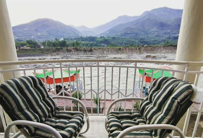 Pensión The Riverine Inn