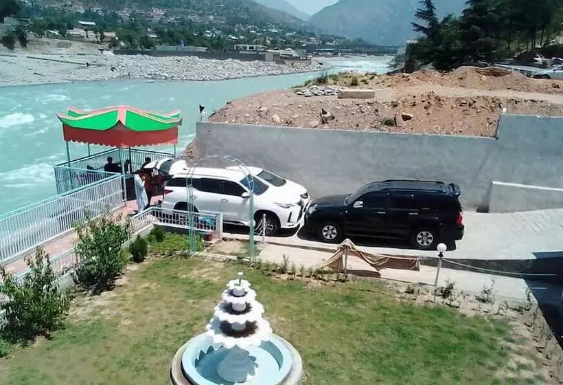 پانسیون The Riverine Inn