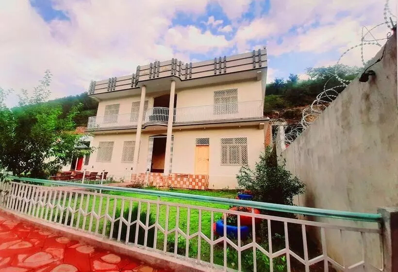 پانسیون The Riverine Inn