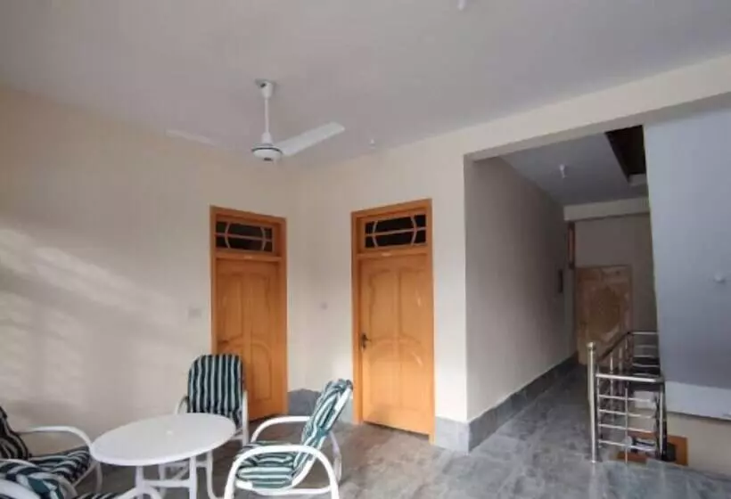 پانسیون The Riverine Inn