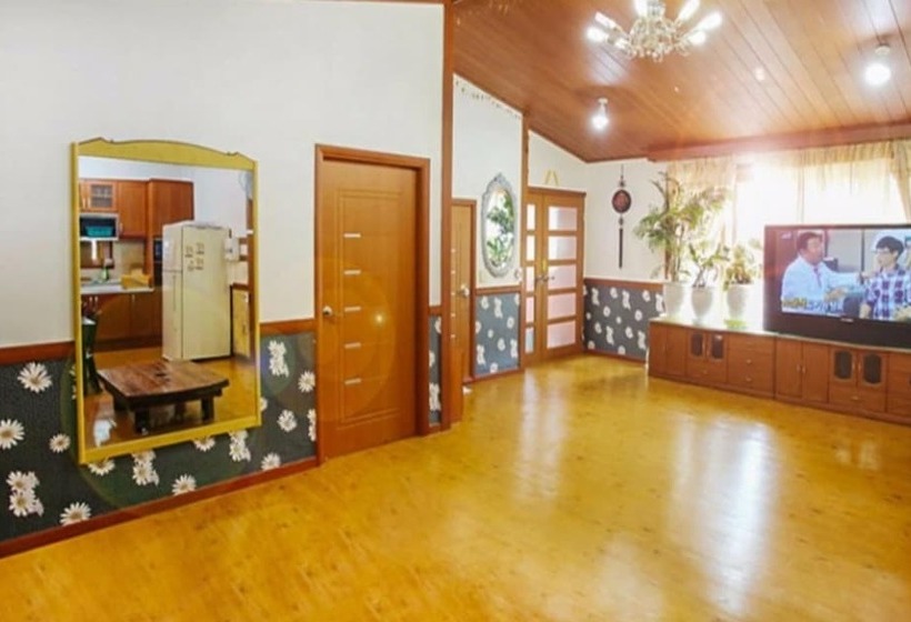 Pocheon Supsogui Hayanjip Pension