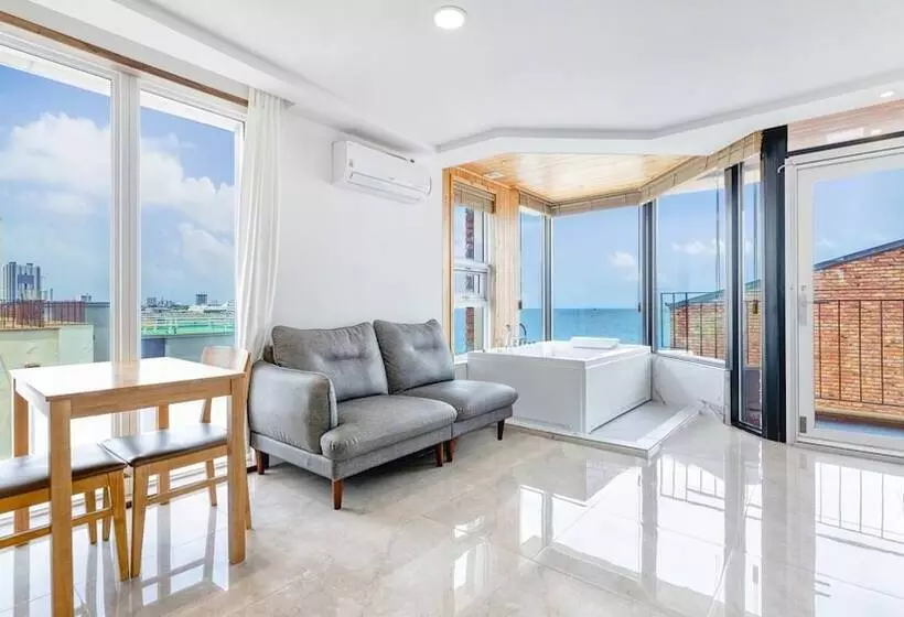 Sokcho  Moreve Pension