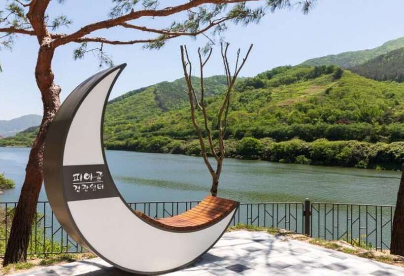 Gurye Dandelion Travel Pension