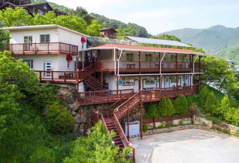 Gurye Dandelion Travel Pension