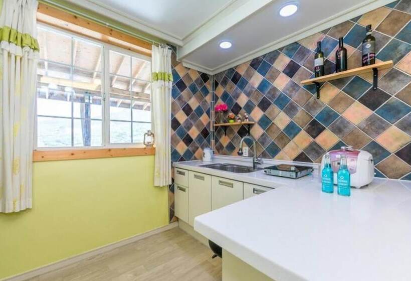 Gurye Dandelion Travel Pension