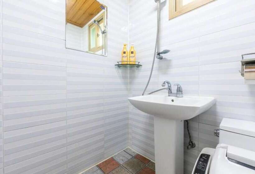 Gurye Dandelion Travel Pension