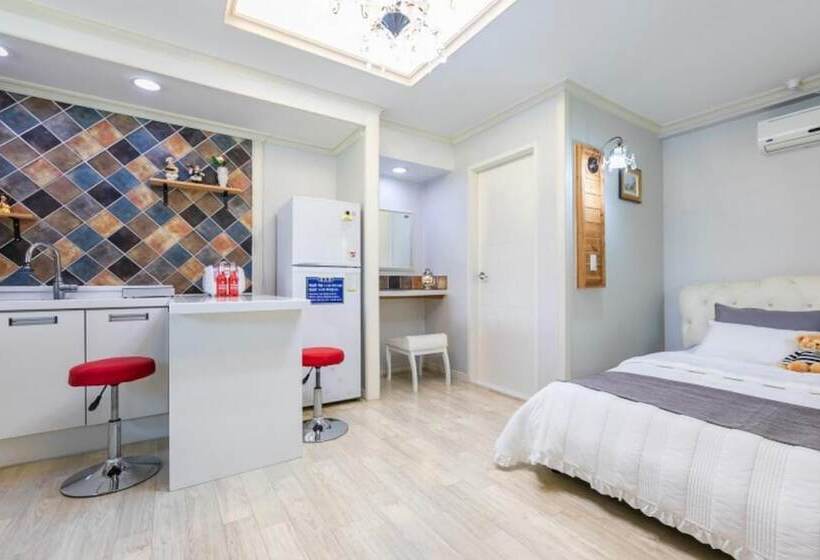 Gurye Dandelion Travel Pension