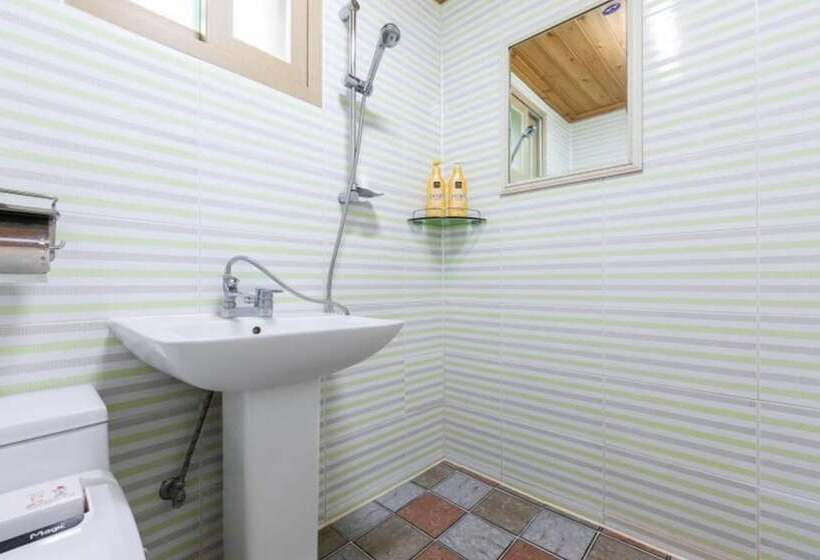 Gurye Dandelion Travel Pension