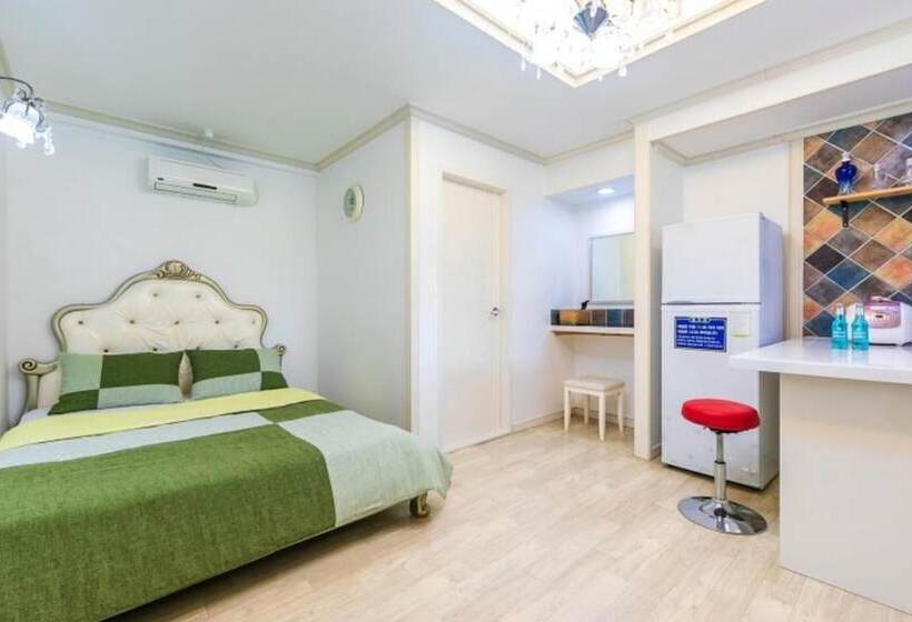 Gurye Dandelion Travel Pension