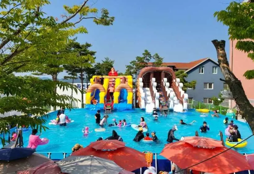 Gyeongju Alice Pension