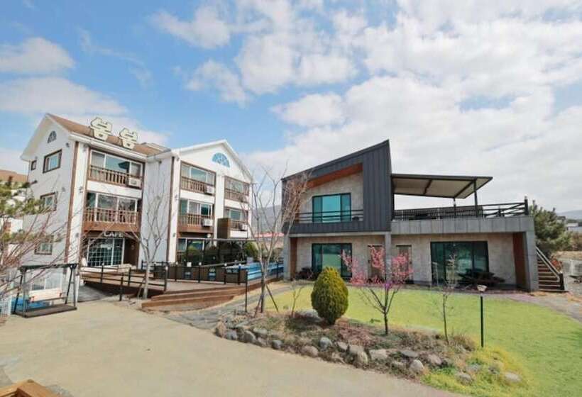 Gyeongju Bombom Pension