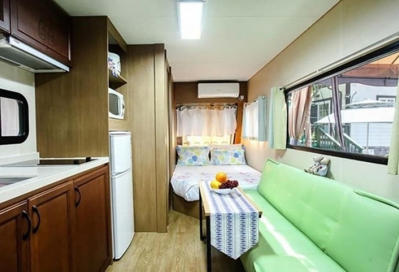 Hongcheon Gangbyeonuisuchaehwa Pension