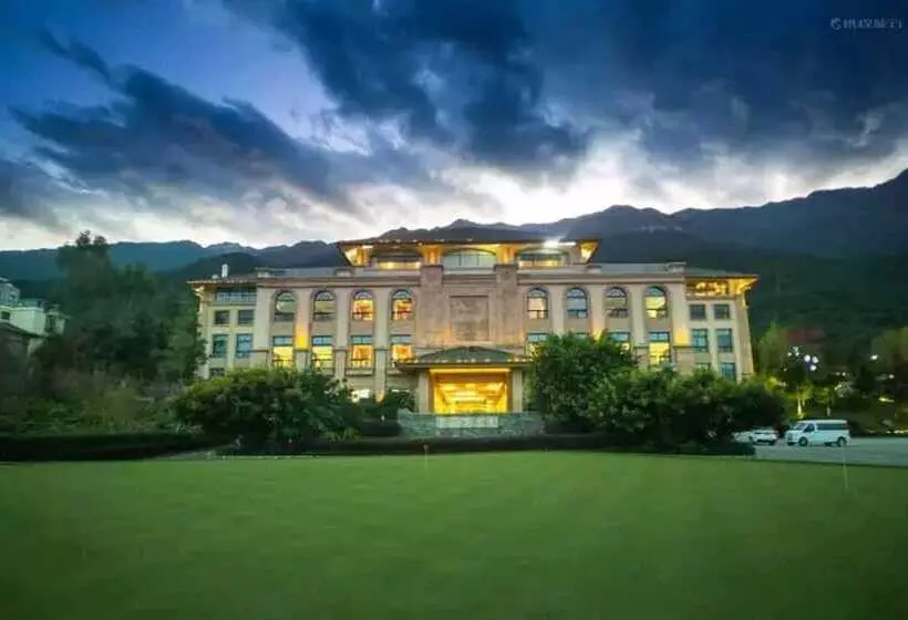 Hotelli Dali Art Golf